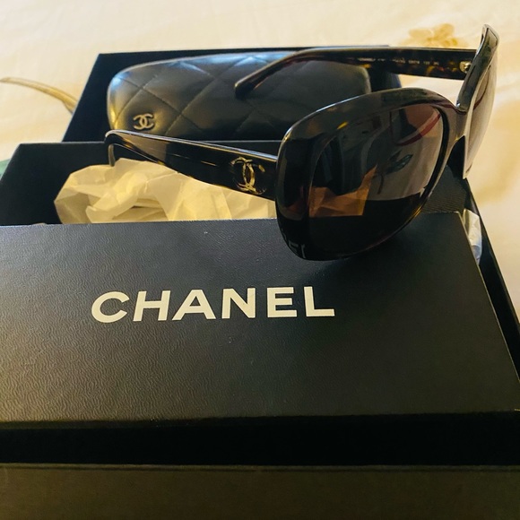 Chanel glasses - Picture 2 of 3